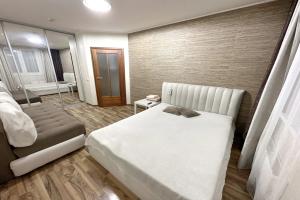 Shefskaya 103 Flat, Ekaterinburg