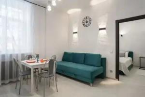 Krasivaya dvukhkomnatnaya v mikrorajone Tagilstroj ryadom s NTMK Flat, Nizhniy Tagil