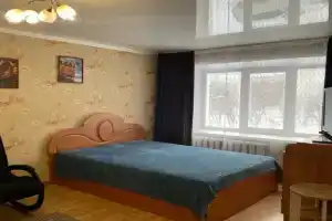 2-K Kvartira v Tsentre Flat, Ishim