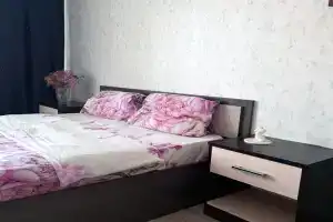 Apartamenty S Balkonom Na Revolyutsii 48v, Perm