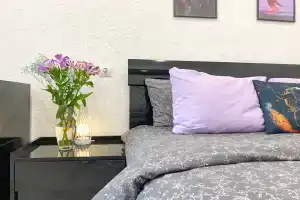 Schastye Zhit V Tsentre Sevastopolya S Balkonchikom Apartments, Sevastopol