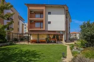 S Balkonom Dafinka FL Apartments, Ravda