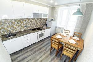 Ryadom S Metro Apartments