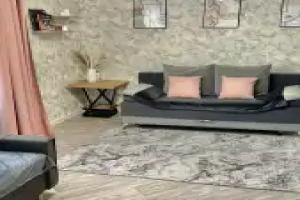 S Vidom Na Avachinskuyu Bukhtu Flat, Seroglazka