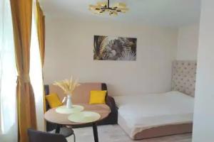 Yellow Apartments, Naberezhnyye Chelny