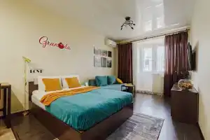 Stilnaya studiya v sovremennom dome v mikrorajone GGM okolo SOK Yupiter Flat, Nizhniy Tagil