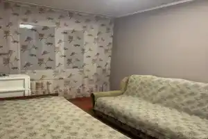 Pri Vyezde V Goroda Flat, Azov