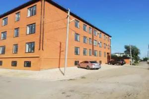 V Novom Chastnom Trekhetazhnom Dome Apartments, Derbent