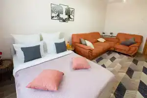 Dvushka V Samom Tsentre Irkutska Dlya 6ti Chelovek Apartments, Irkutsk