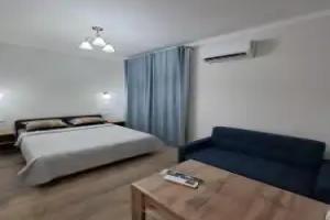 Uyutnye Odnokomnatnye Dlya Semyi S Detymi Apartments, Kushchyovskaya
