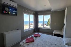 Ryadom s Massandrovskim Plyazhem Apartments, Yalta