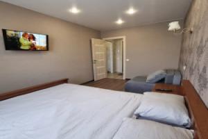 Dvuhkomnatnaya na 4 Spalnyh Mesta Flat, Perm