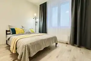 Uyutnaya Evro-dvukhkomnatnaya na 23 etazhe Flat, Perm