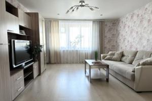 Chetyrehkomnatnaja Prospekt Pobedy 99 Flat, Vologda