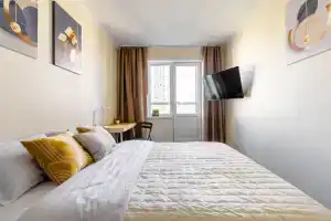 Semeynaya 2-Kh Komnatnaya Turistskaya 23/4 Flat