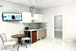 Studiya Na Sukhumskoy Flat, Gagra