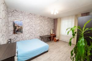 CHetyrekhkomnatnye na Entuziastov 3 Apartments, Novokuznetsk