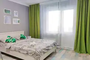 Studiya na Tyumenskom trakte Trts Aura Flat, Surgut