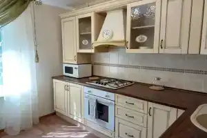 Dvushka U Metro Flat