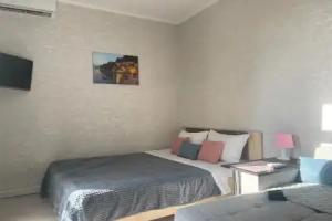 U Plyazha Omega I Parka Pobedy Apartments, Sevastopol
