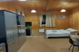 Uyutny Domik V Dvortsovom Sele Ostrov Guest House, Misailova