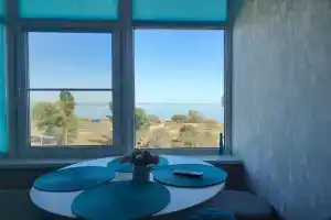 Lazurnaya Volna Apartment