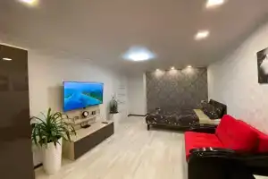 Happy House ne Daleko ot Ledovogo i Term Flat, Nizhnekamsk