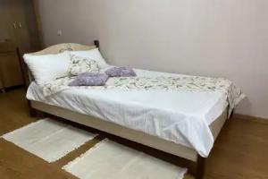 V Nevyyanske S Balkonom V Tsentre Flat, Nevyansk