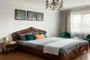 U Morya Na Pervom Flat