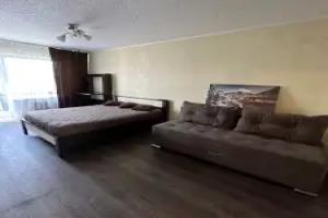 Dvukhkomnatnye apartamenty Apartments, Achinsk