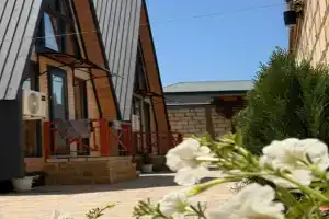 A- Freym Dom U Morya Bungalow, Derbent