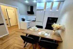 Stilnaya Na Beregu Reki Volga Flat, Astrakhan