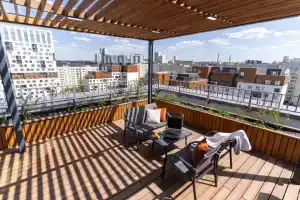 Dvuhehtazhnye Apartamenty s otkrytoj terrasoj na Stachek 62, Ekaterinburg