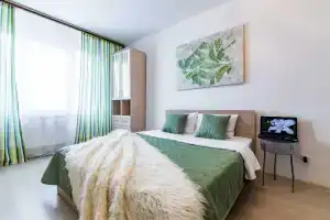 Topol' Odnokomnatnaya Flat, Ekaterinburg