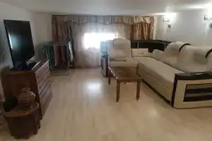 3-h komnatnaya kvartira v samom tsentre Apartments, Yakutsk