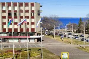 Vid Na Ozero I Parkovochnoye Mesto V Tsentre Goroda Apartments, Petrozavodsk