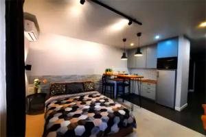 The Loft Uyutnaya Studiya U Metro Novokosino Flat, Reutov