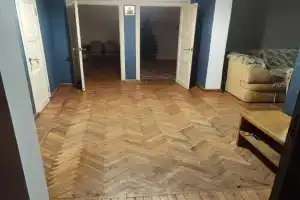 Trekhkomnatnaya v Sukhumi na Beregu Morya Flat, Thubun