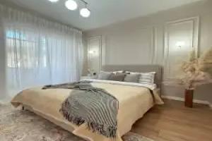 Stilnaya Dvukhkomnatnaya Kvartira v Rayone Trts Mega Apartments, Almaty