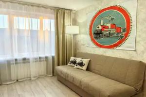 Arkticheskiy Ekspress U Zheleznodorozhnogo Vokzala Murmanska Flat, Murmansk