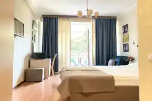 Liberty Fly Hotel Room 405 Apartments, Adler