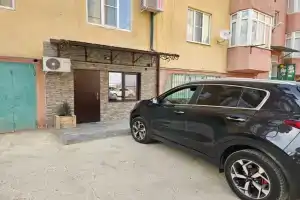 Na ulitse Salmana Flat, Derbent