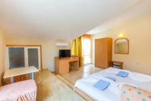 Pollo Resort XZ Apartments, Ravda