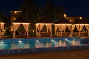 Nur M Family Resort, Yusufhona