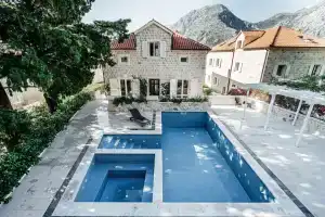 Shah Complex Villa, Ljuta