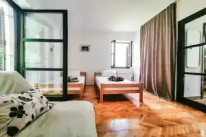 Siesta Apartments, Donje Stolivo