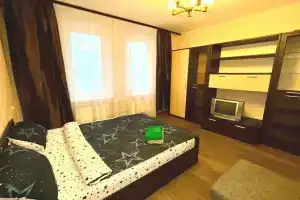 Na Prospekte Zaschitnikov Moskvy 7k2 Flat, Moscow