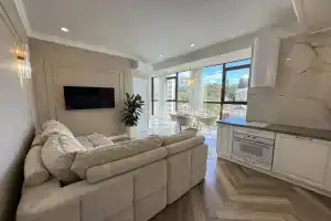 V Elitnom Dome Tasmana Flat, Sochi