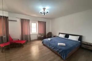 Dvukhkomnatnaya Kvartira s balkonom na massive Gumista Flat, Gumista