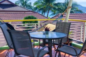 Sea Dreamer Beachfront Apartments, Panwa